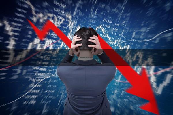 中国股票配资公司排名 3次角球拯救皇马！21岁居莱尔30分钟2助 2800万加盟皇马现身价1亿
